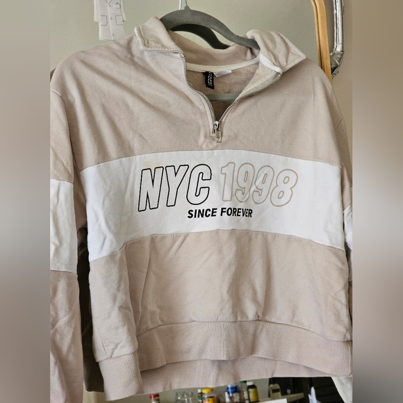 NYC Cropped Top with Quarter Zipper - Picture 3 of 4